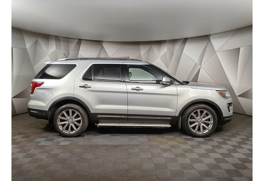 Ford Explorer 3.5 SelectShift 4WD (249 л.с.) Limited Plus Серебристый в АВИЛОН. Слайд №6