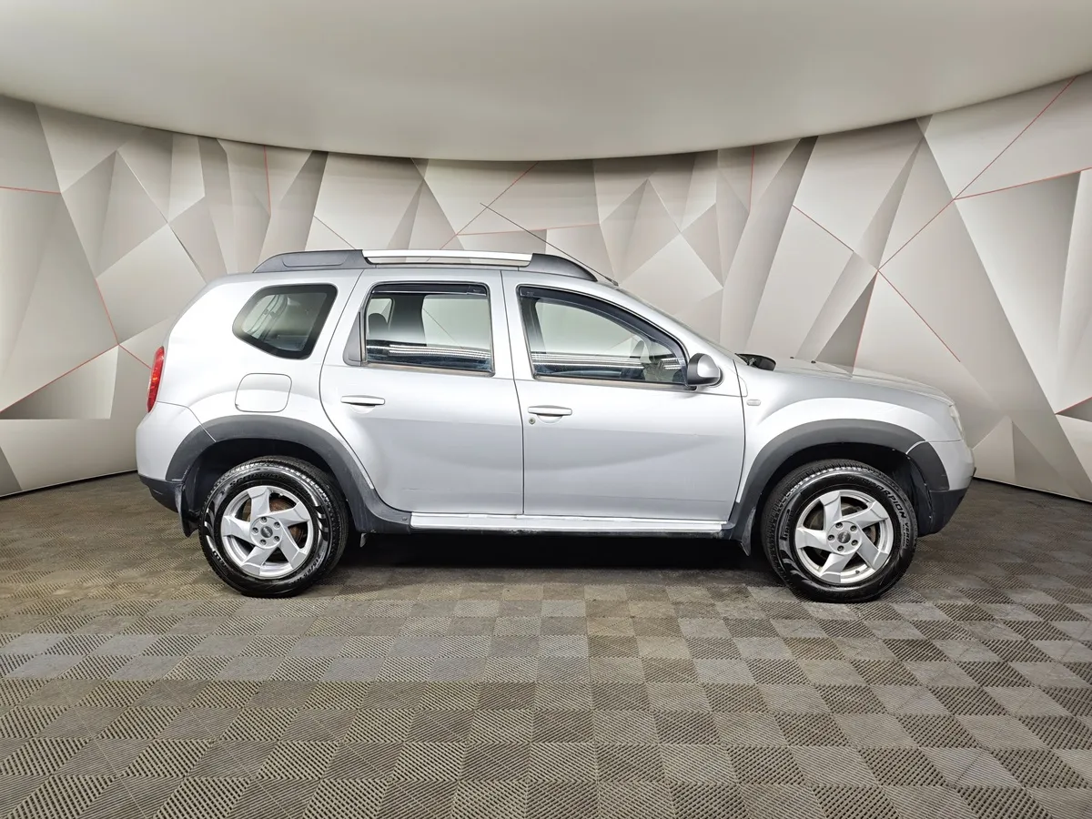 Renault Duster 2.0 MT 4x4 (135 л.с.) Серый в АВИЛОН. Слайд №6