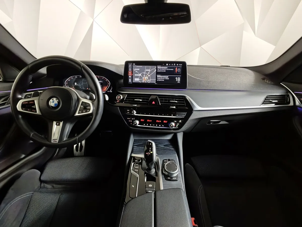 BMW 5 серия 520d xDrive Steptronic (190 л.с.) Base (Локальная сборка) Черный в АВИЛОН. Слайд №11