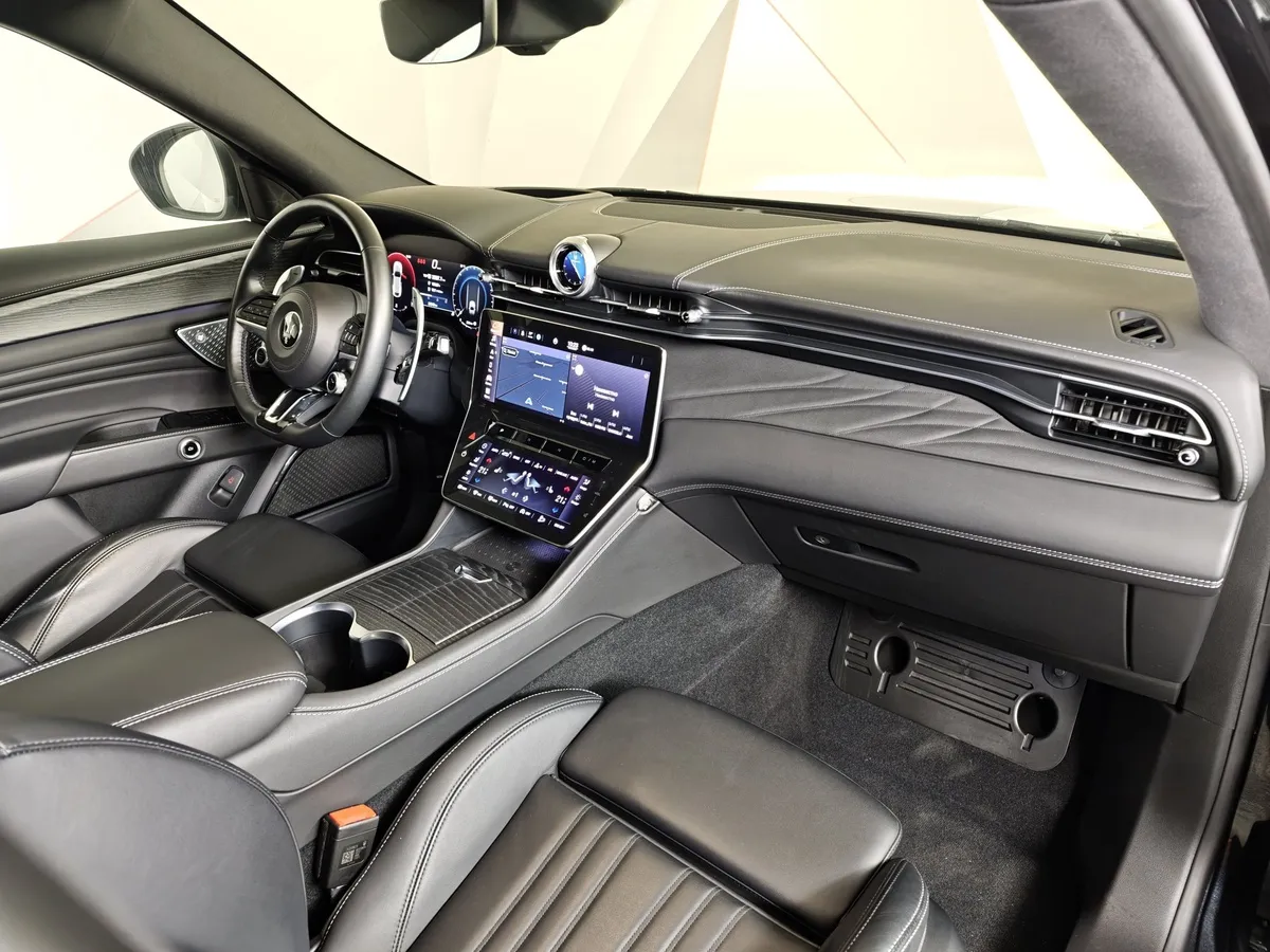 Maserati Grecale 2.0T AT AWD (330 л.с.) Modena Черный в АВИЛОН. Слайд №13