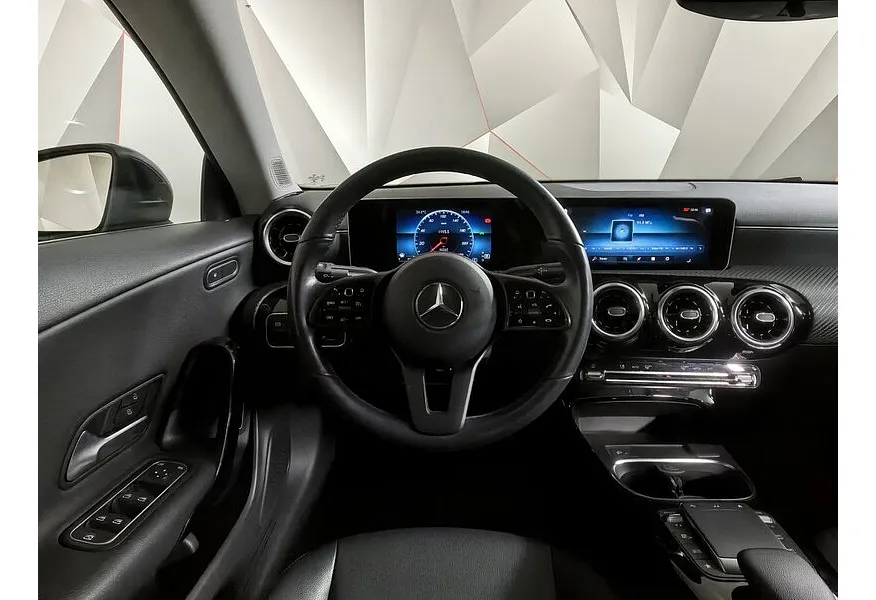 Mercedes-Benz CLA 200 7-G DCT (150 л.с.) Синий в АВИЛОН. Слайд №12