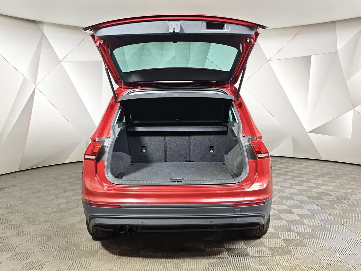 Volkswagen Tiguan 1.4 TSI BlueMotion DSG (150 л.с.) Comfortline Красный в АВИЛОН. Слайд №11