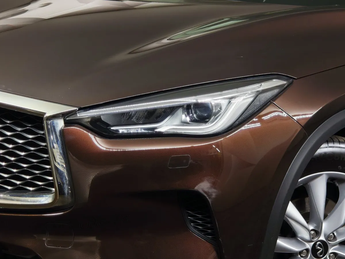 Infiniti QX50 2.0 VC-T CVT AWD (249 л.с.) Коричневый в АВИЛОН. Слайд №10
