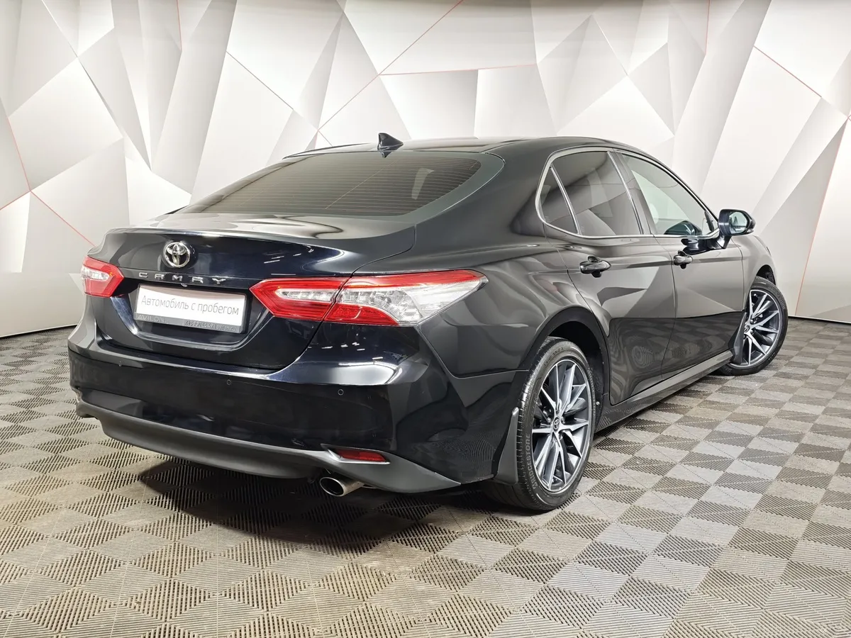 Toyota Camry 2.5 AT (200 л.с.) Черный в АВИЛОН. Слайд №2