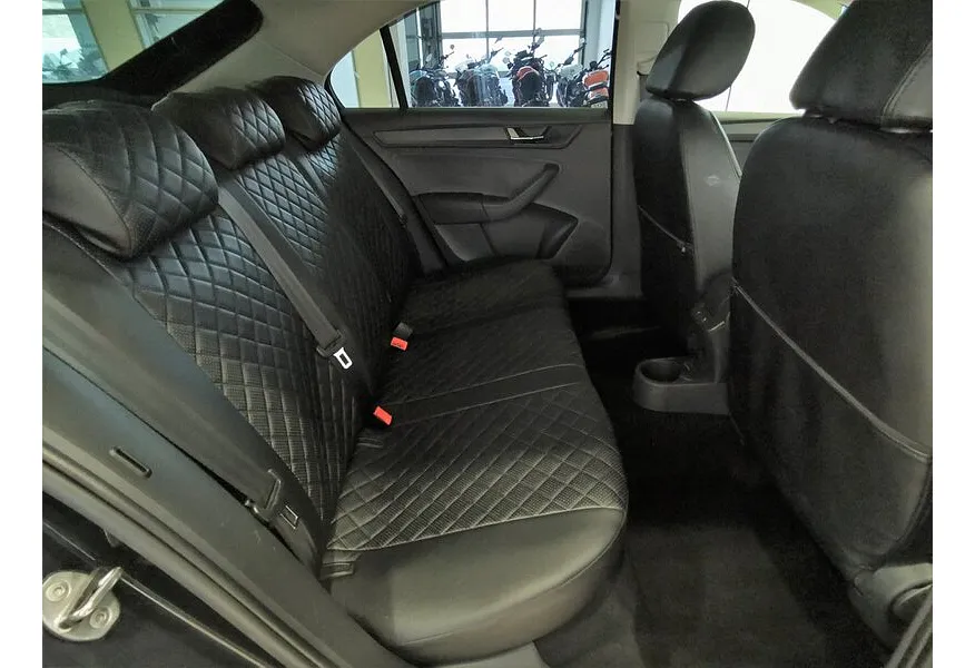 Skoda Rapid 1.6 AT (110 л.с.) Черный в АВИЛОН. Слайд №15