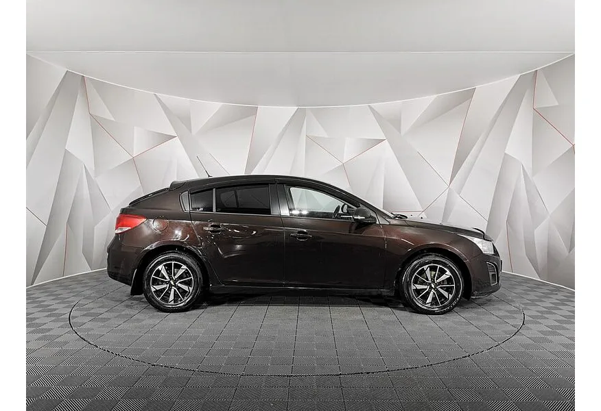 Chevrolet Cruze 1.6 MT (109 л.с.) Коричневый в АВИЛОН. Слайд №6