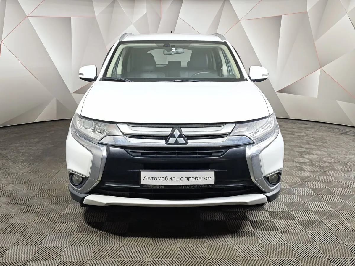 Mitsubishi Outlander 2.0 CVT 4WD (146 л.с.) Белый в АВИЛОН. Слайд №7