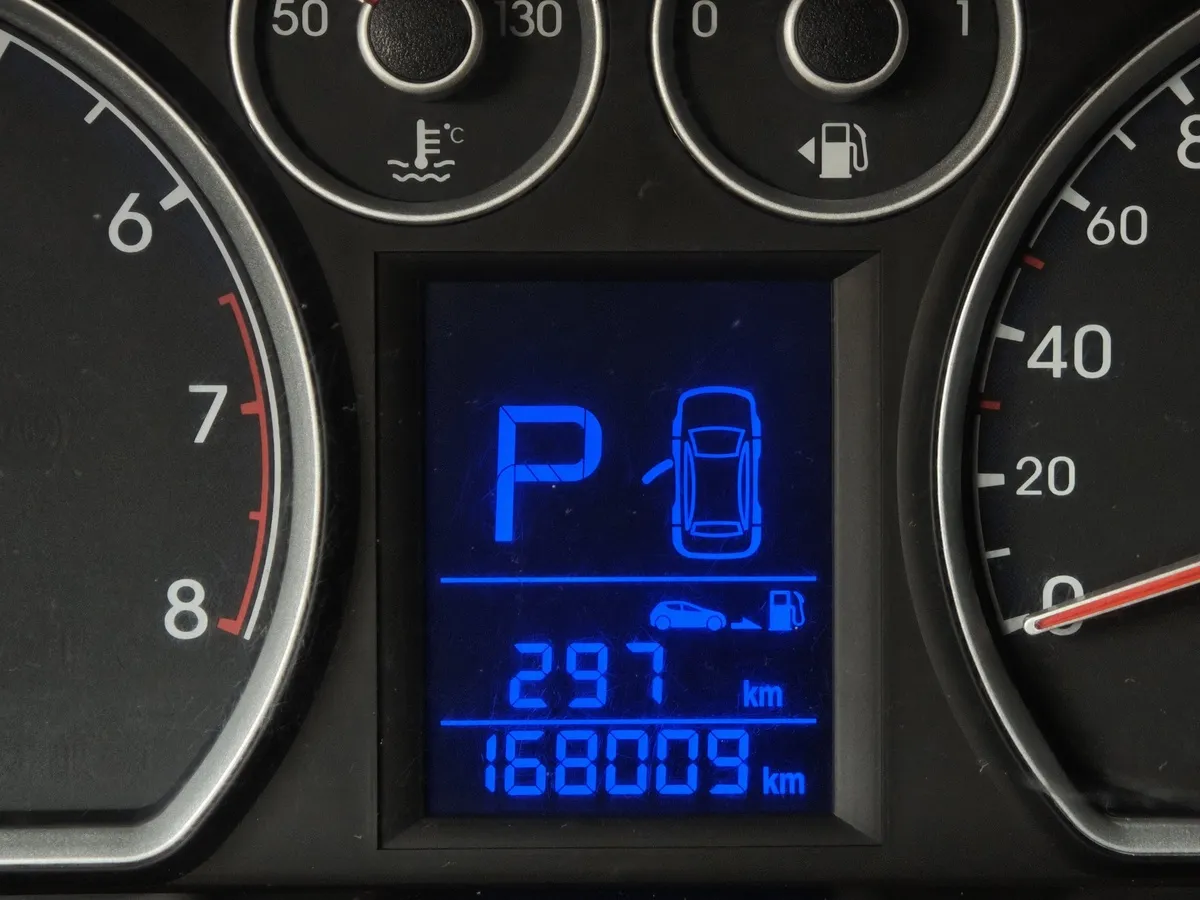 Hyundai i30 1.6 AT (126 л.с.) Коричневый в АВИЛОН. Слайд №16