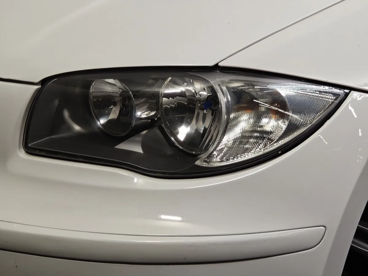 BMW 1 серия 116i AT (115 л.с.) Белый в АВИЛОН. Слайд №8
