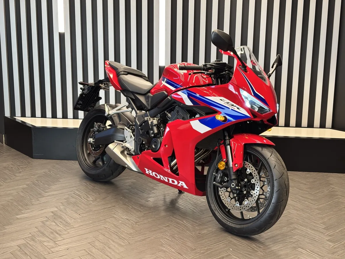 Honda CBR650 R 649 см³ (95 л.с.) (95) 649 Красный в АВИЛОН. Слайд №2