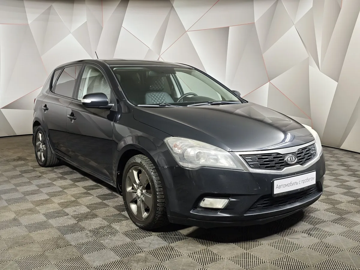 Kia Ceed 1.6 MT (126 л.с.) Comfort Черный в АВИЛОН. Слайд №3