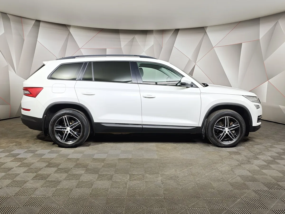 Skoda Kodiaq 1.4 TSI DSG 4X4 (150 л.с.) Белый в АВИЛОН. Слайд №6