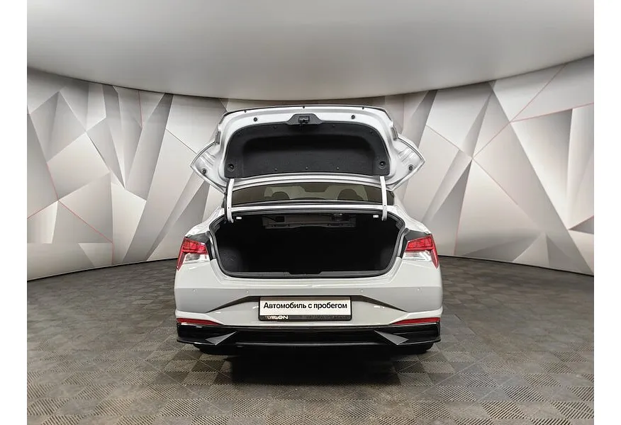 Hyundai Elantra 1.6 AT (128 л.с.) Elegance + Smart Sense Серый в АВИЛОН. Слайд №12