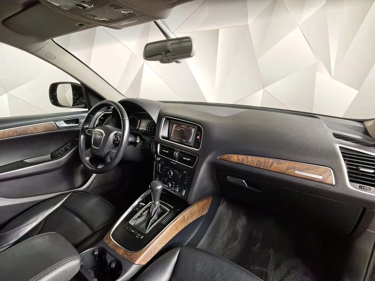 Audi Q5 2.0 TFSI tiptronic quattro (211 л.с.) Черный в АВИЛОН. Слайд №11