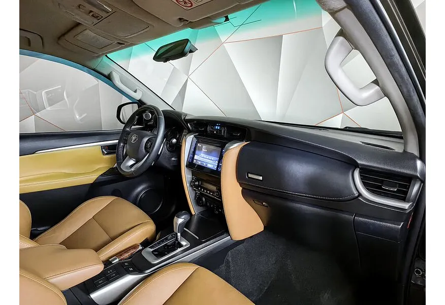 Toyota Fortuner 2.8 TD AT 4WD (177 л.с.) Комфорт Коричневый в АВИЛОН. Слайд №12