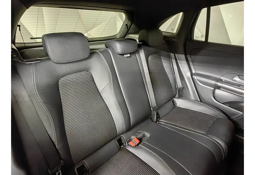 Mercedes-Benz GLA 200 7G-DCT (163 л.с.) Progressive Черный в АВИЛОН. Слайд №16