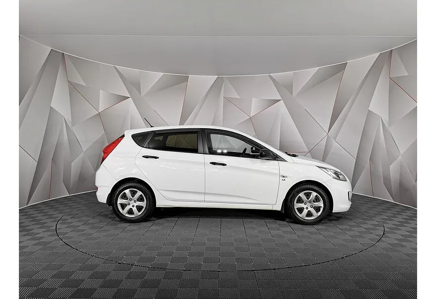 Hyundai Solaris 1.6 AT (123 л.с.) Active Белый в АВИЛОН. Слайд №6 Hyundai Solaris 1.6 AT (123 л.с.) Active Белый в АВИЛОН. Слайд №6