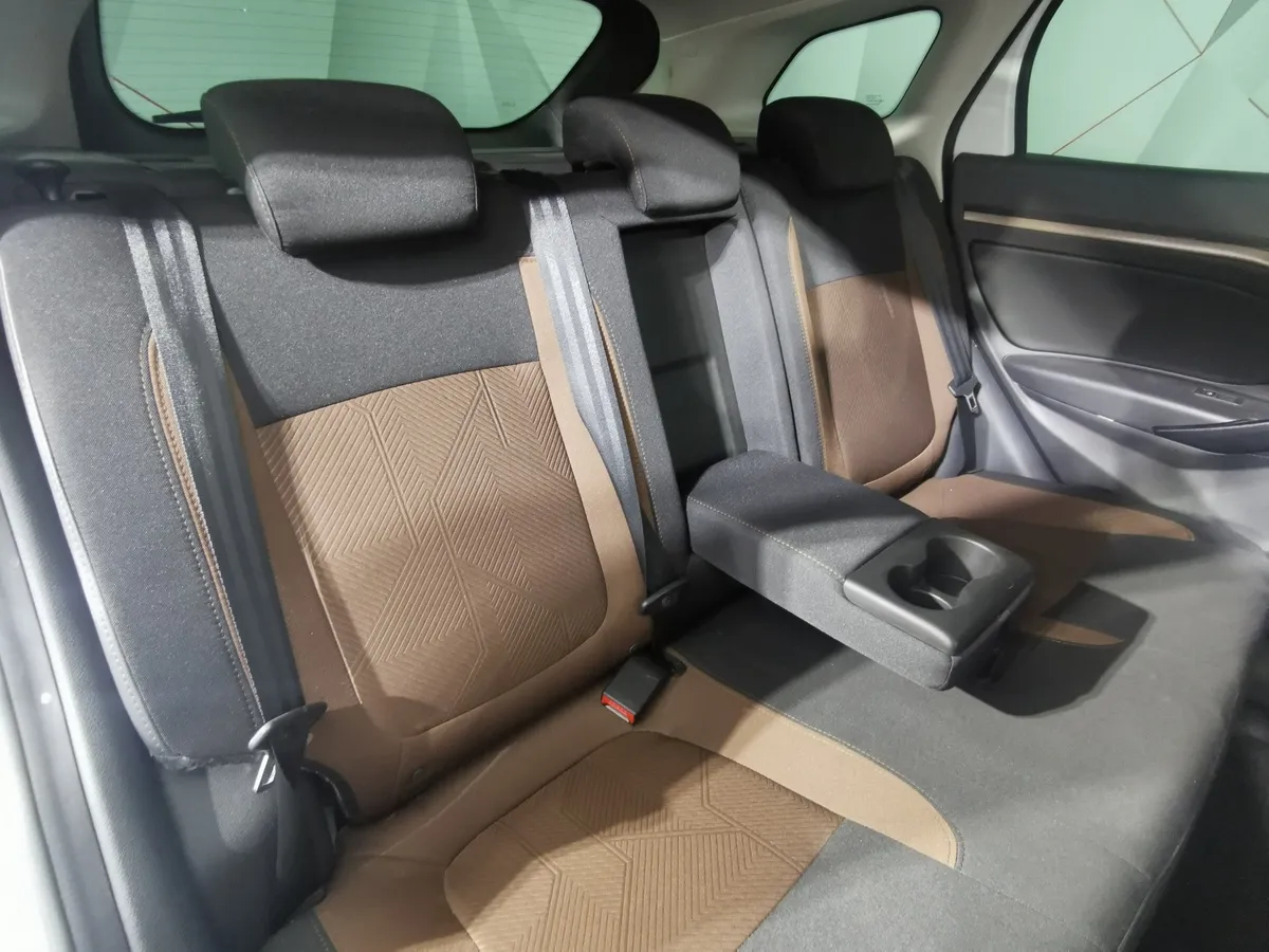 ВАЗ (Lada) Vesta 1.8 MT (122 л.с.) Luxe Multimedia Белый в АВИЛОН. Слайд №16
