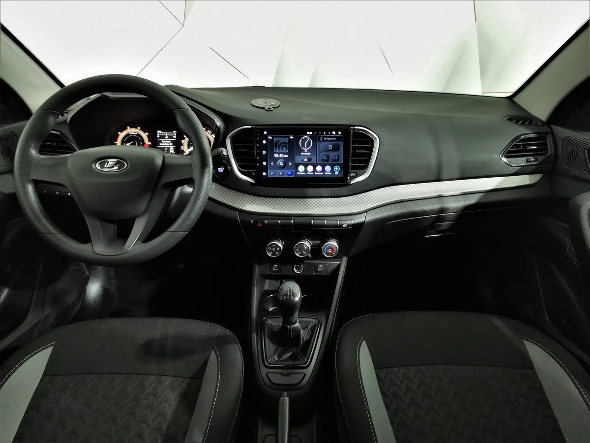 ВАЗ (Lada) Vesta 1.6 MT (106 л.с.) Белый в АВИЛОН. Слайд №13