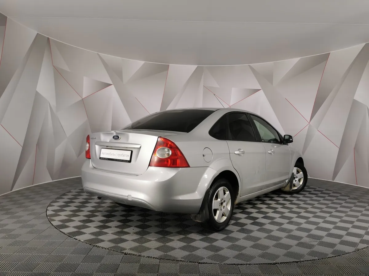 Ford Focus 1.6 MT (101 л.с.) Comfort Серебристый в АВИЛОН. Слайд №2