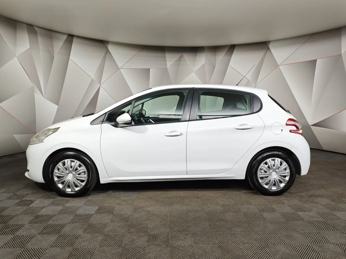 Peugeot 208 1.2 VTi MT (82 л.с.) Белый в АВИЛОН. Слайд №5