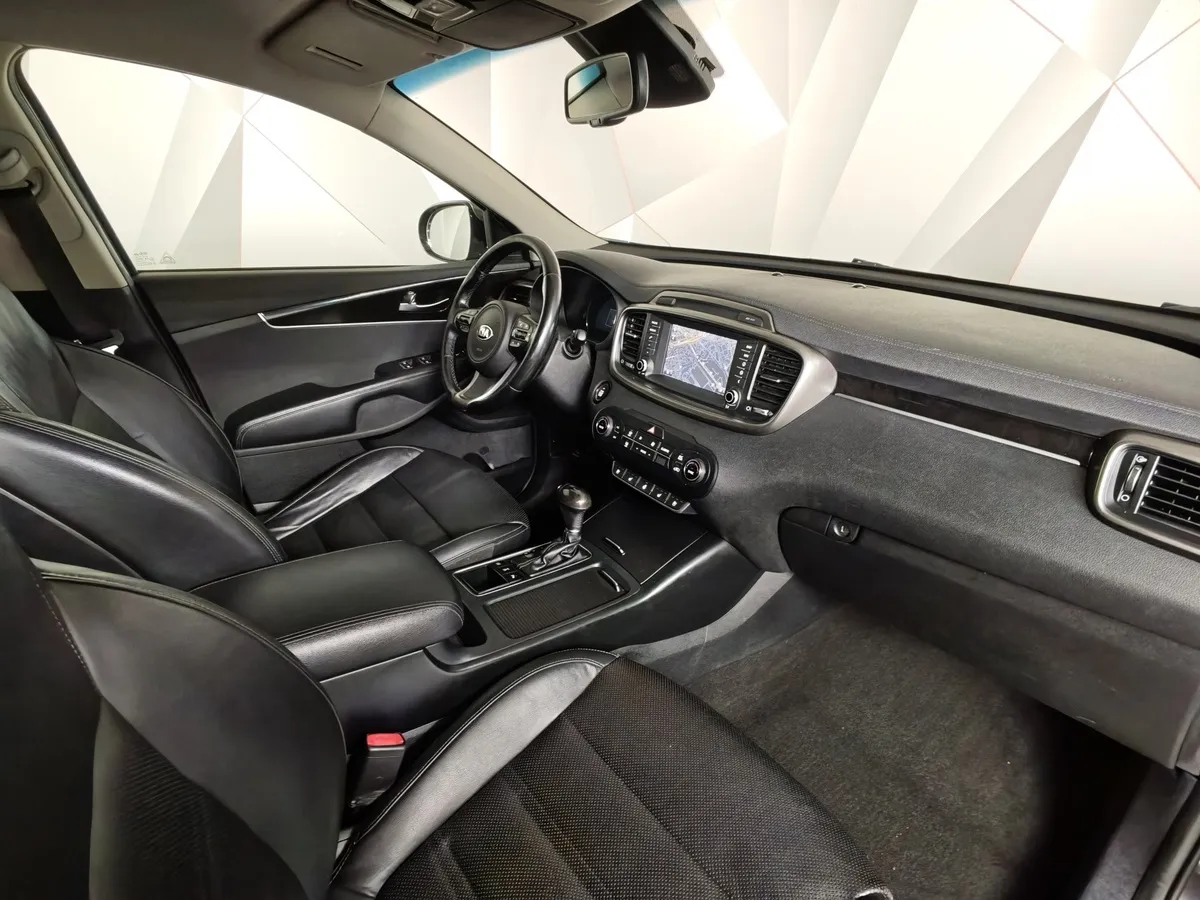 Kia Sorento 2.2 D AT AWD (5 мест) (200 л.с.) Prestige Серый в АВИЛОН. Слайд №13