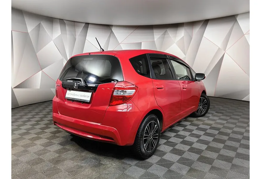 Honda Fit 1.3 CVT (100 л.с.) Красный в АВИЛОН. Слайд №2