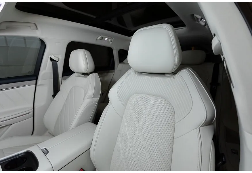 Voyah Free EVR 1.5 AT AWD (510 л.с.) Sport + Красный в АВИЛОН. Слайд №4