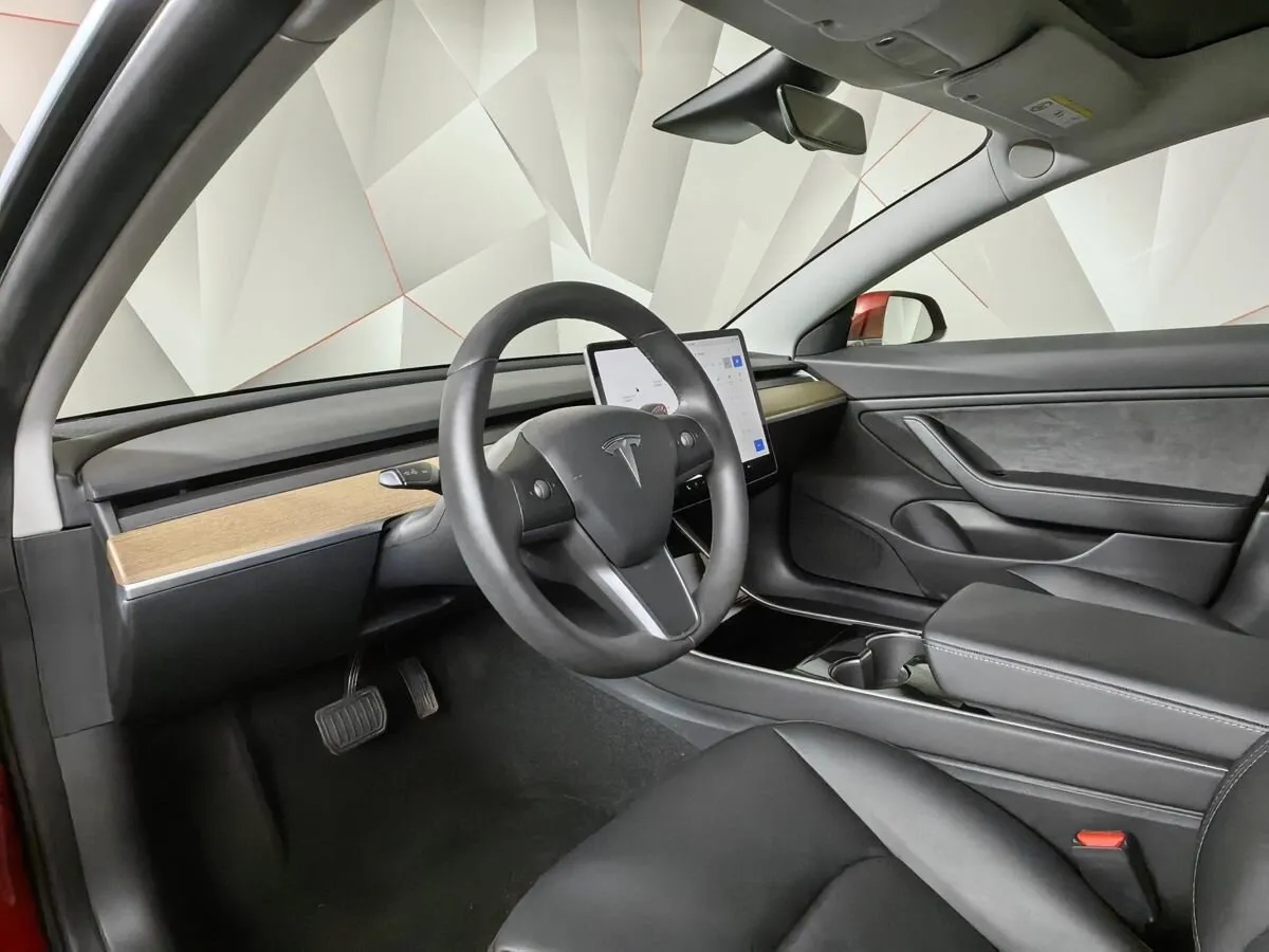 Tesla Model 3 AT 4WD (346 л.с.) Красный в АВИЛОН. Слайд №18