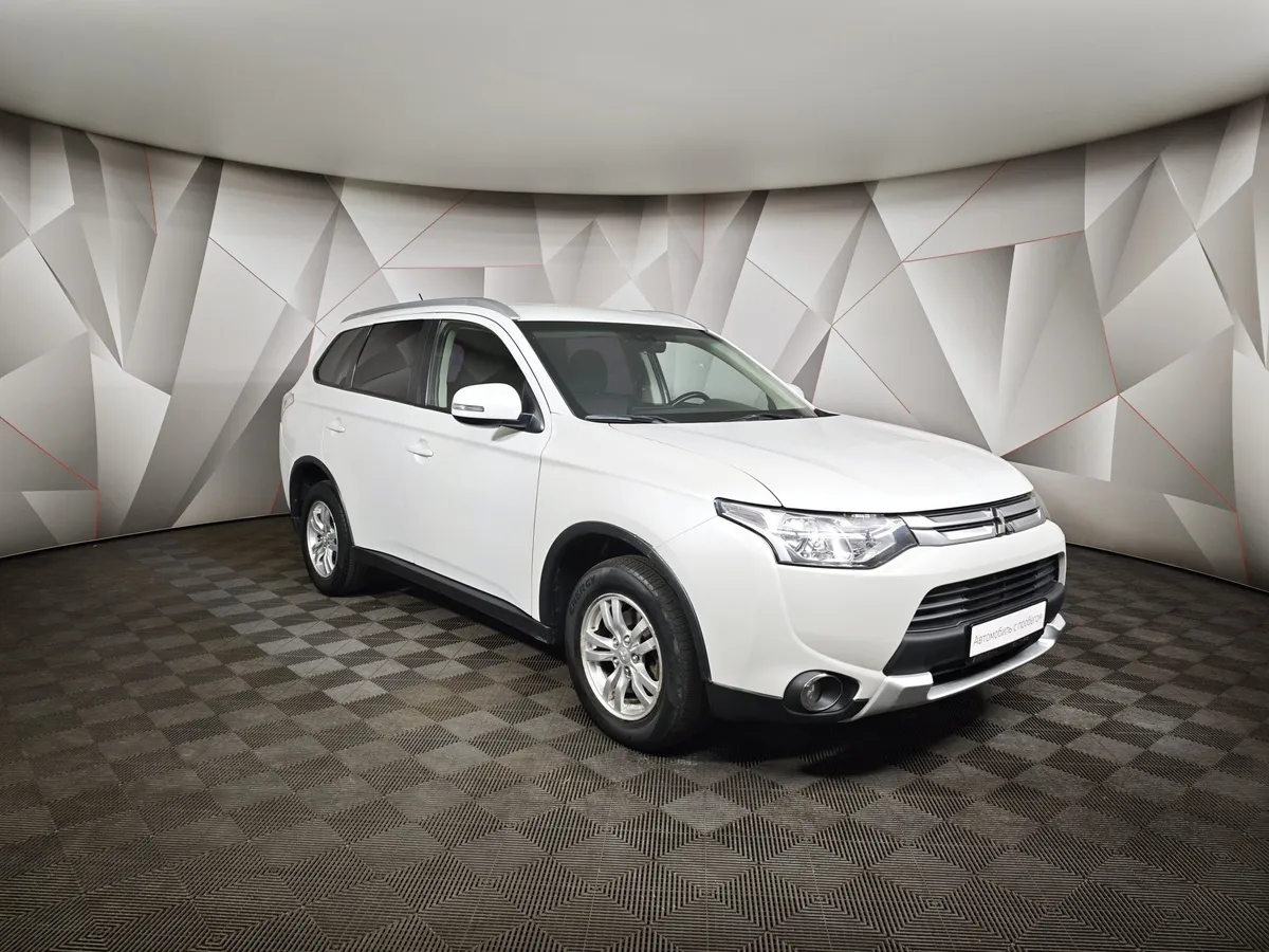 Mitsubishi Outlander 2.0 CVT 4WD (146 л.с.) Белый в АВИЛОН. Слайд №3