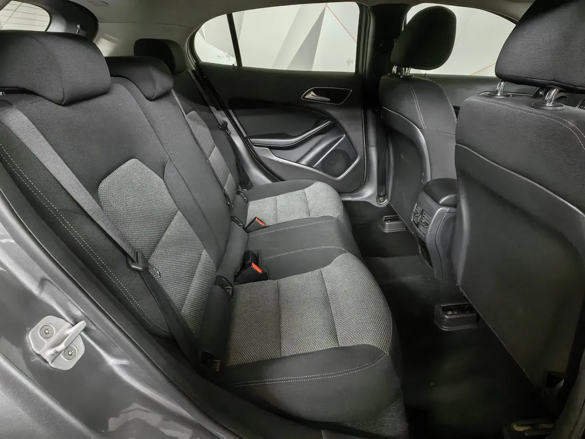 Mercedes-Benz GLA 200 7G-DCT (150 л.с.) Особая серия Серый в АВИЛОН. Слайд №16