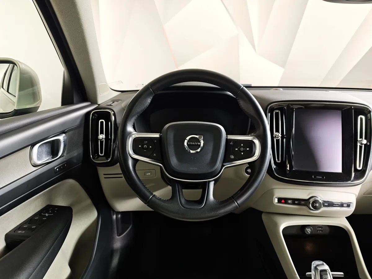 Volvo XC40 2.0 T5 Drive-E AT AWD (247 л.с.) Inscription Бежевый в АВИЛОН. Слайд №20