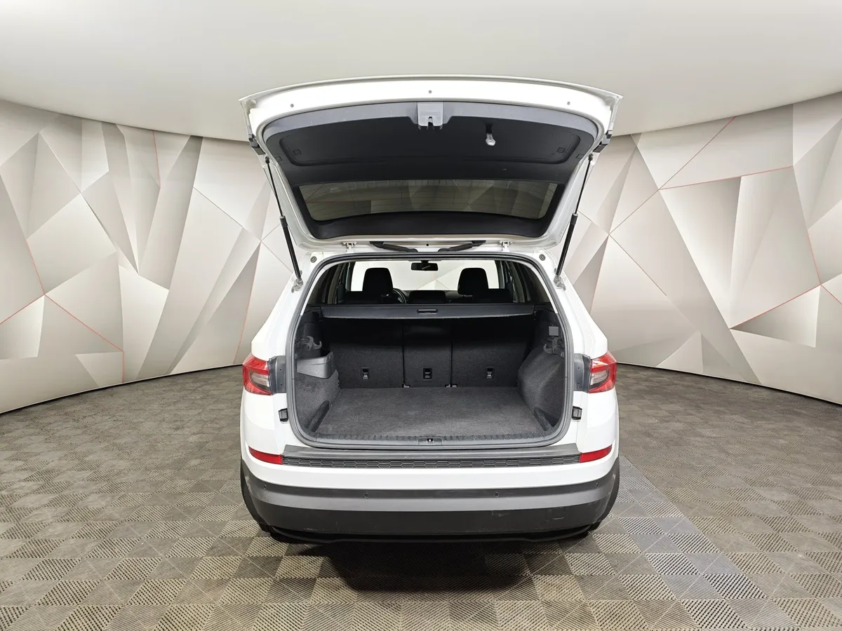 Skoda Kodiaq 1.4 TSI DSG 4X4 (150 л.с.) Белый в АВИЛОН. Слайд №11