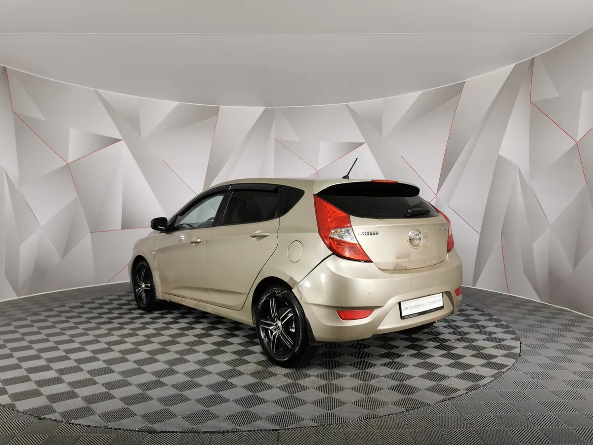 Hyundai Solaris 1.6 AT (123 л.с.) Dynamic Бежевый в АВИЛОН. Слайд №4