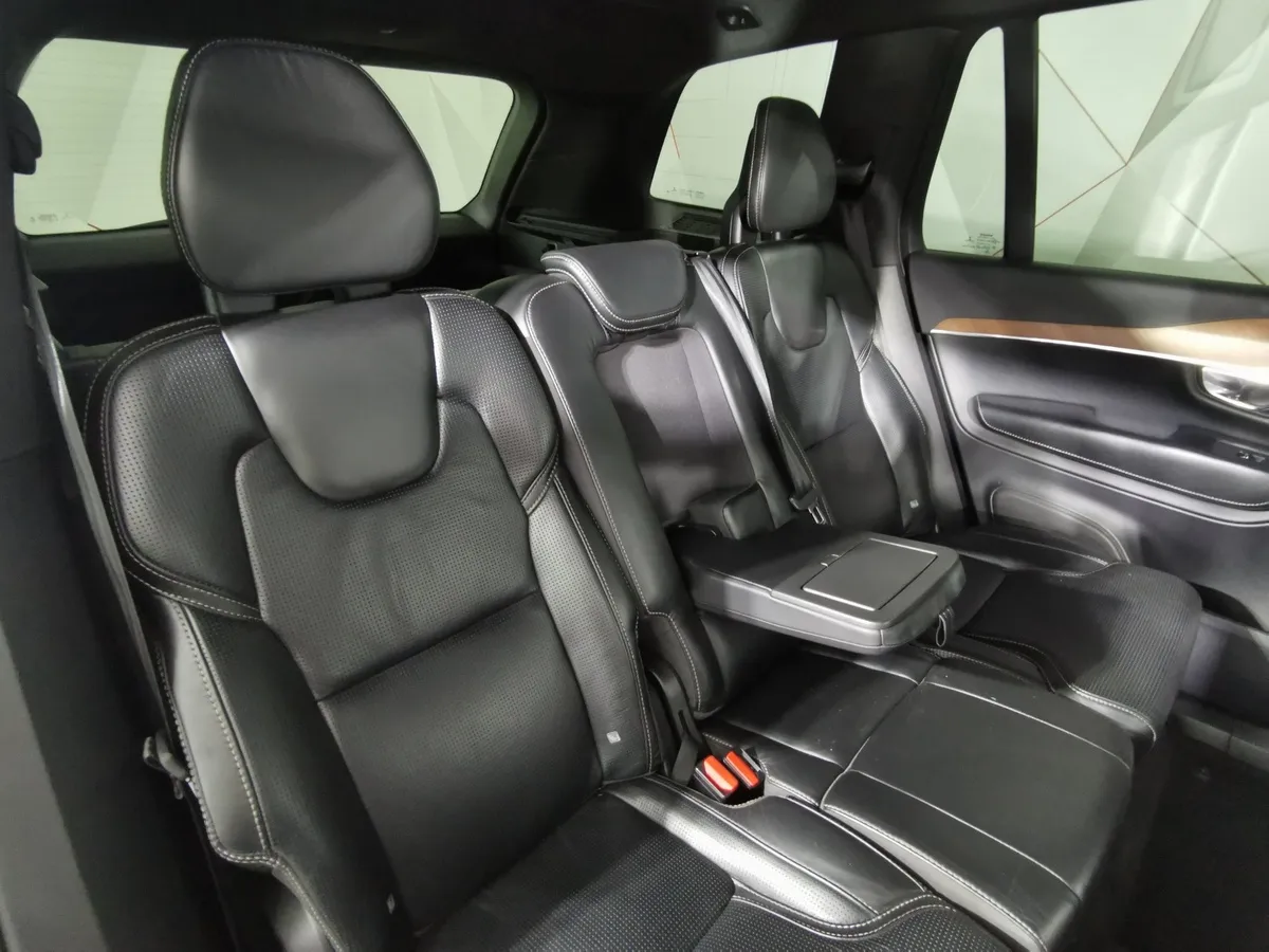 Volvo XC90 2.0 D5 Drive-E AT AWD (235 л.с.) Inscription Черный в АВИЛОН. Слайд №15