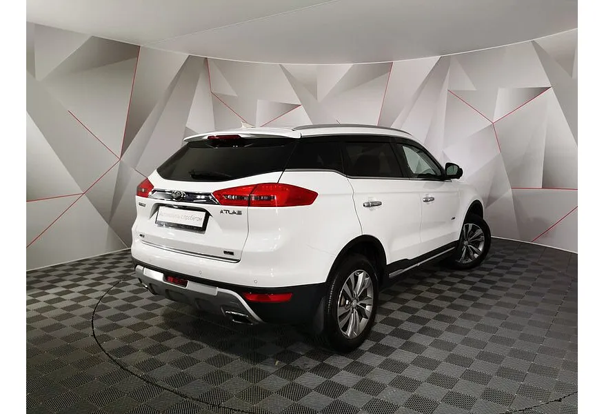 Geely Atlas 1.8 AT (184 л.с.) Luxe LED Белый в АВИЛОН. Слайд №2