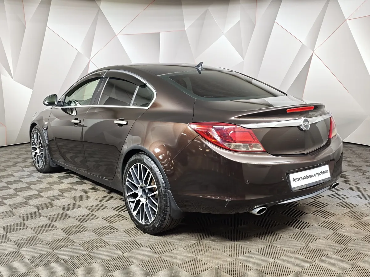 Opel Insignia 2.0 Turbo AT (220 л.с.) Коричневый в АВИЛОН. Слайд №4