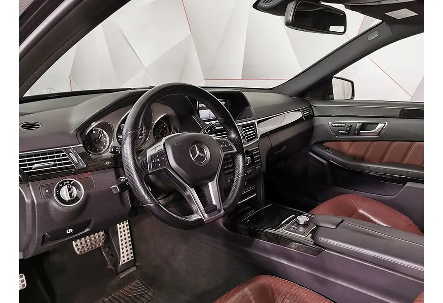 Mercedes-Benz E-Класс E 300 BlueEfficiency 7G-Tronic Plus (249 л.с.) Черный в АВИЛОН. Слайд №18