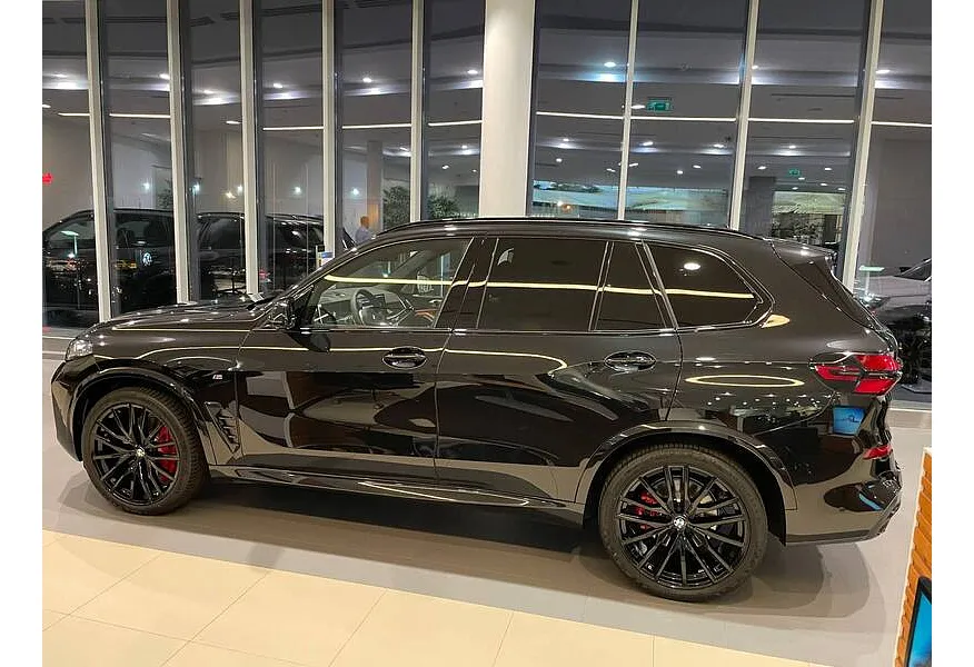 BMW X5 xDrive30d Steptronic (286 л.с.) Черный в АВИЛОН. Слайд №2