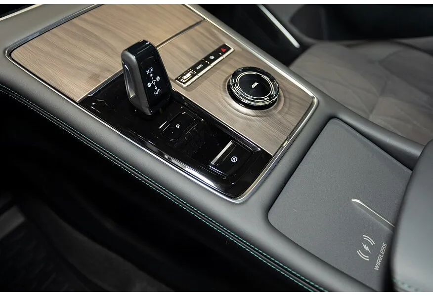 Geely Monjaro 2.0T 8AT 4WD (238 л.с.) Flagship Зеленый в АВИЛОН. Слайд №21