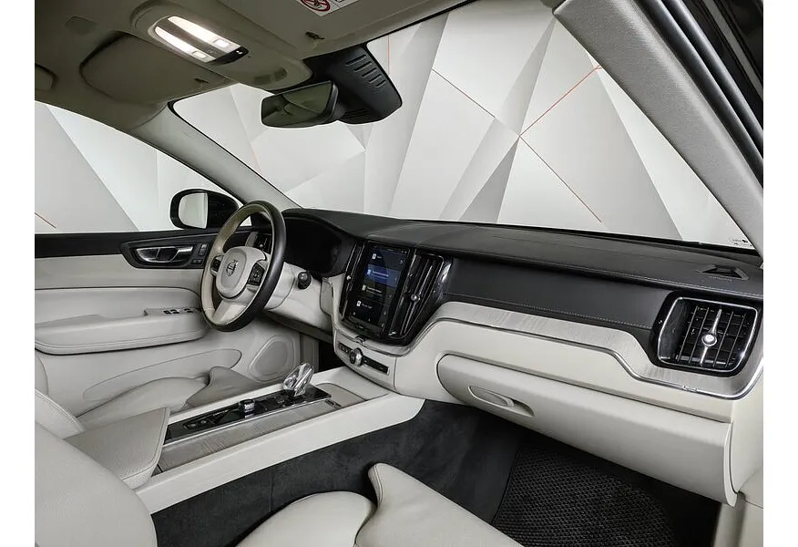 Volvo XC60 2.0 T5 AT AWD (249 л.с.) Черный в АВИЛОН. Слайд №12