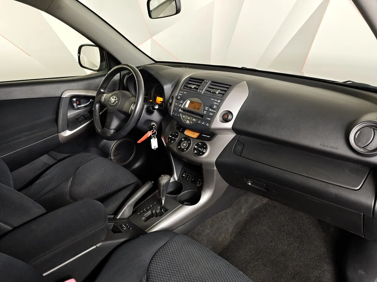 Toyota RAV4 2.0 AT AWD (152 л.с.) Черный в АВИЛОН. Слайд №13