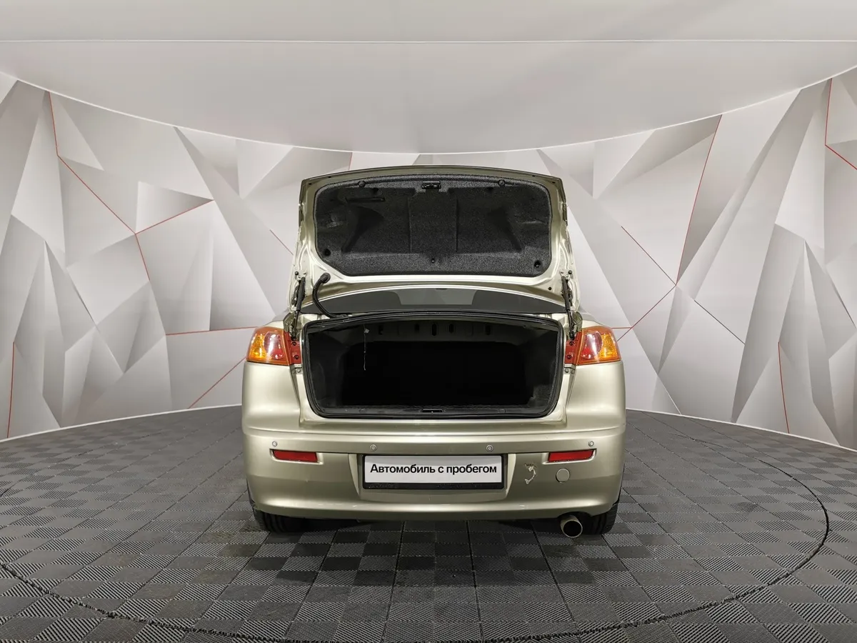Mitsubishi Lancer 1.8 CVT (143 л.с.) Бежевый в АВИЛОН. Слайд №11
