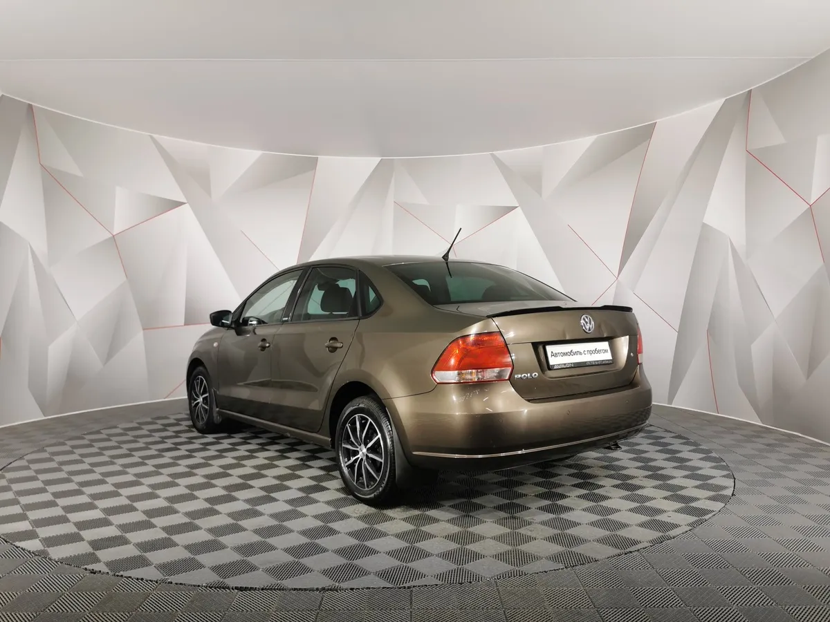 Volkswagen Polo 1.6 MPI AT (110 л.с.) Highline Коричневый в АВИЛОН. Слайд №4