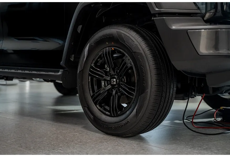 TANK 300 2.0T AT 4WD (220 л.с.) Premium Черный в АВИЛОН. Слайд №8