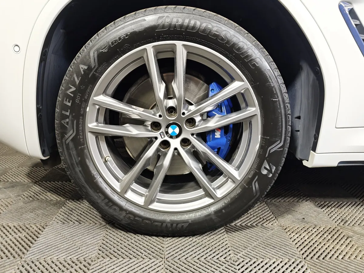 BMW X4 xDrive30i Steptronic (249 л.с.) M Sport Белый в АВИЛОН. Слайд №7