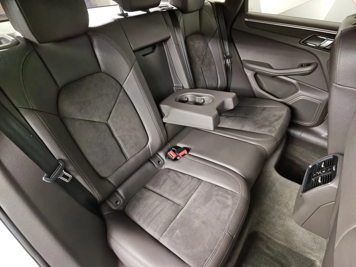 Porsche Macan 2.0 PDK AWD (252 л.с.) Белый в АВИЛОН. Слайд №17