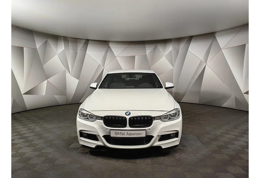 BMW 3 серия 320i xDrive AT (184 л.с.) M Sport Белый в АВИЛОН. Слайд №4