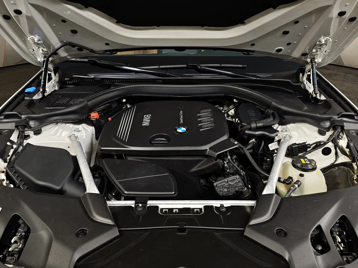 BMW 5 серия 520d xDrive Steptronic (190 л.с.) Base (Локальная сборка) Белый в АВИЛОН. Слайд №10