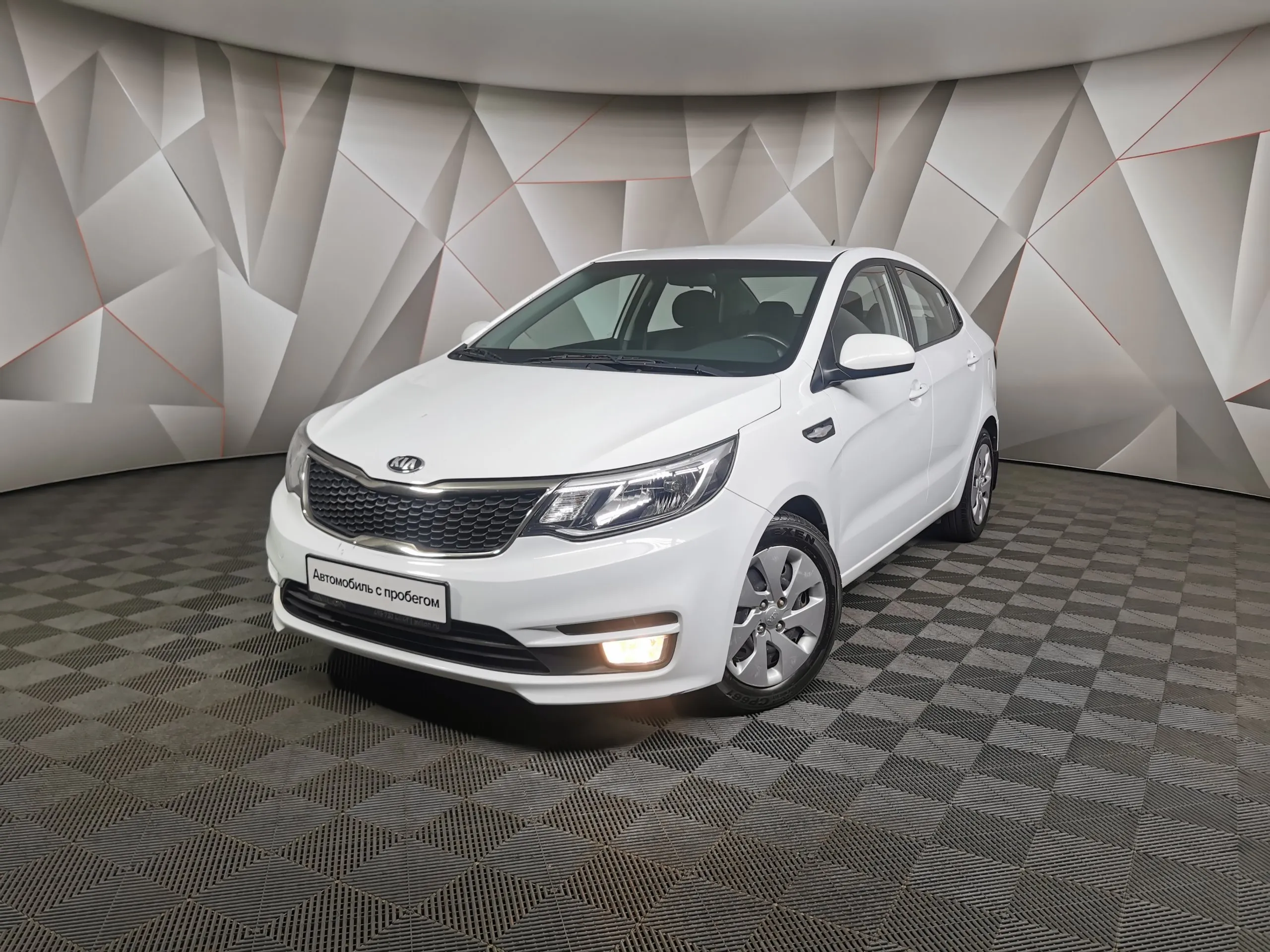 Kia Rio 1.6 AT (123 л.с.) Белый в Москве № ТИ-UY41166. Купить Kia Rio IV  Автомат Бензиновый с пробегом 260000 км. Цена 1151150